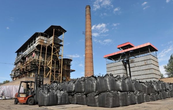 威大椰殼活性炭生產廠家，生產各種廢水使用的椰殼活性炭等活性炭產品！